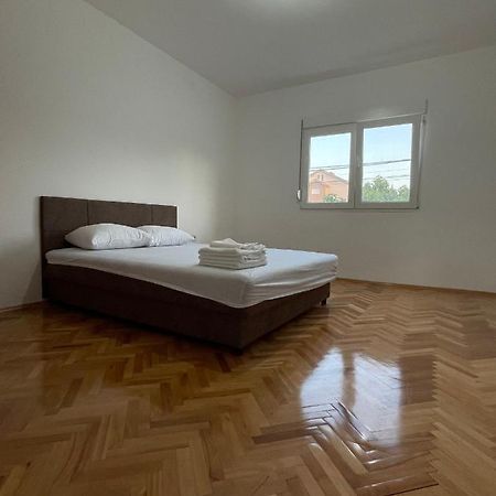 Entire Spacious Apartment With Free Parking Podgoriçe Dış mekan fotoğraf