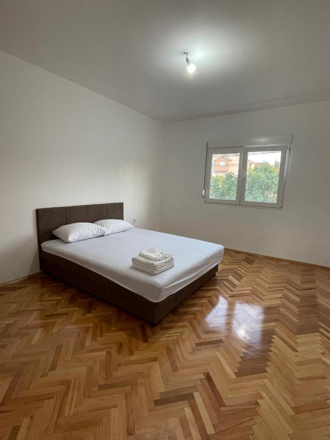 Entire Spacious Apartment With Free Parking Podgoriçe Dış mekan fotoğraf