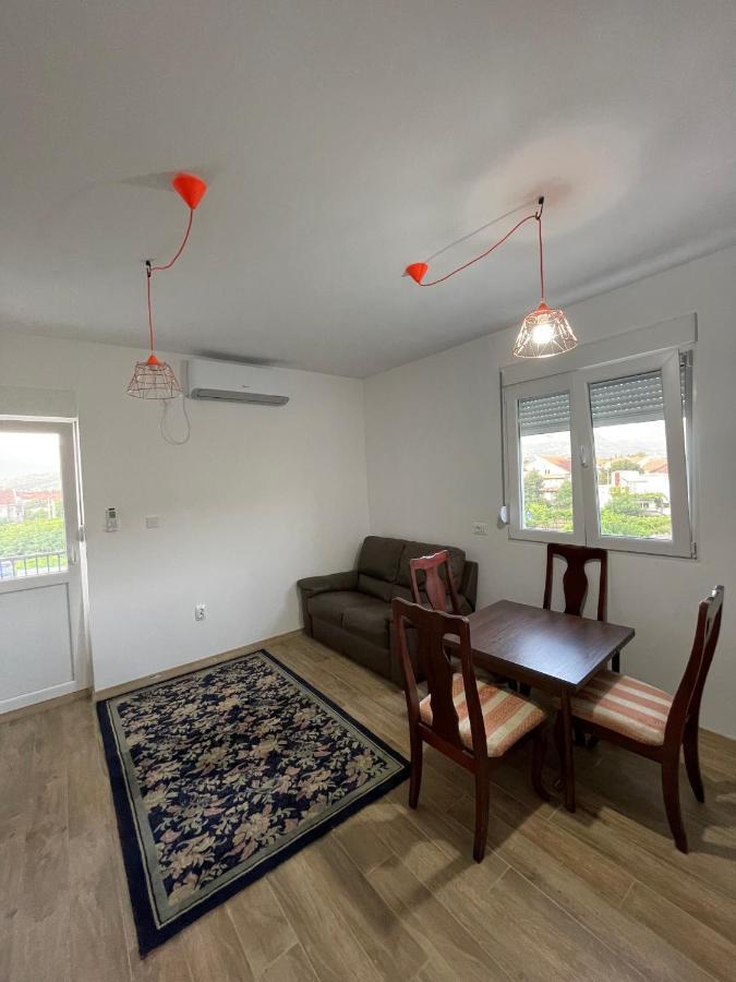 Entire Spacious Apartment With Free Parking Podgoriçe Dış mekan fotoğraf