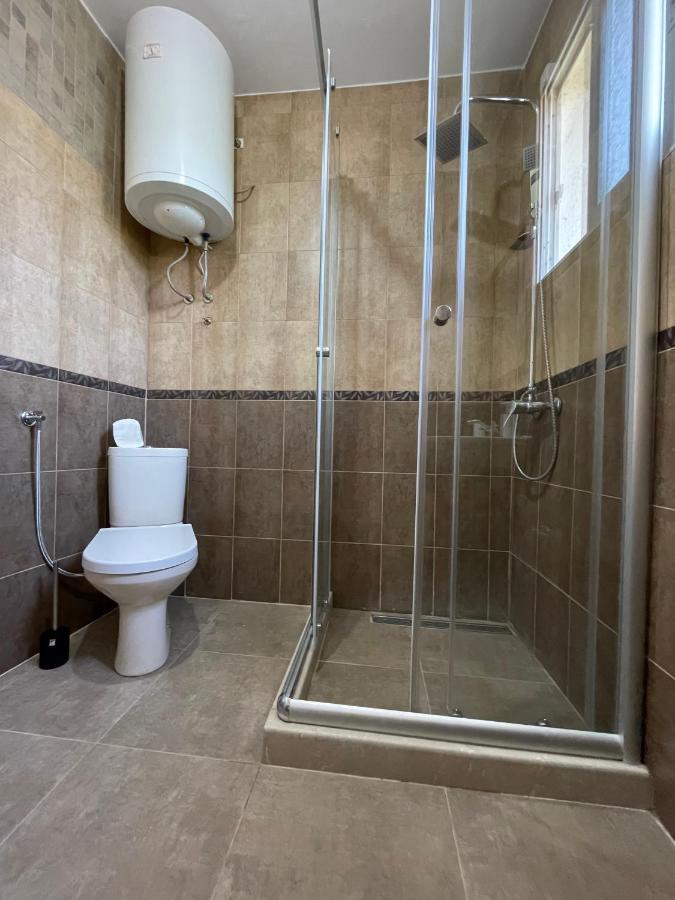 Entire Spacious Apartment With Free Parking Podgoriçe Dış mekan fotoğraf